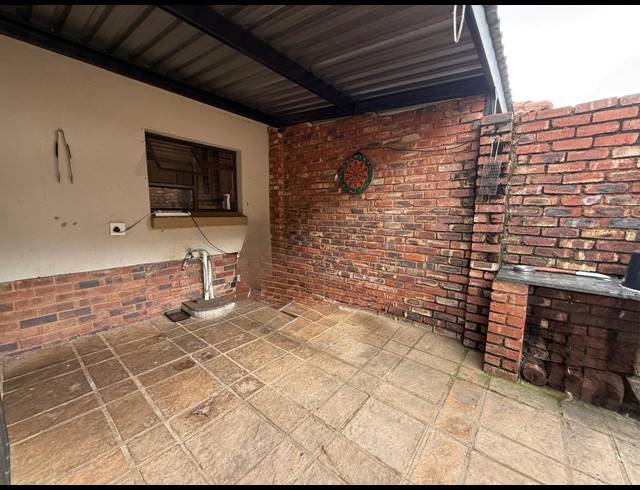 2 BEDROOM HOUSE FOR SALE IN WATERVAL EAST